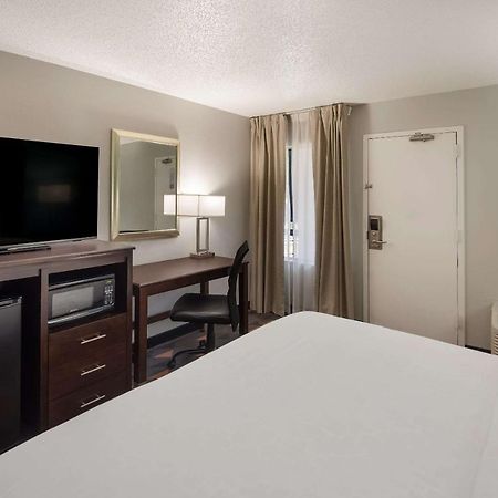 ชัวร์สเตย์ พลัส โฮเต็ล บาย เบสต์เวสเทิร์น อินเดียนาโพลิส นอร์ทอีสต์ Hotel แคสเซิลตัน ภายนอก รูปภาพ