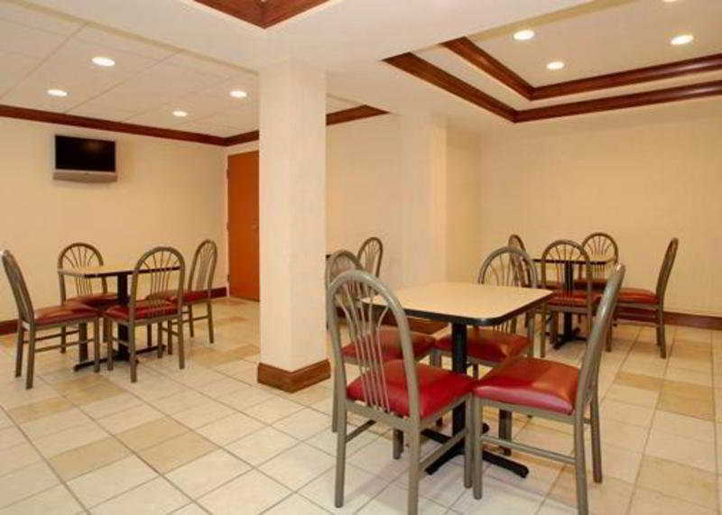 ชัวร์สเตย์ พลัส โฮเต็ล บาย เบสต์เวสเทิร์น อินเดียนาโพลิส นอร์ทอีสต์ Hotel แคสเซิลตัน ภายนอก รูปภาพ